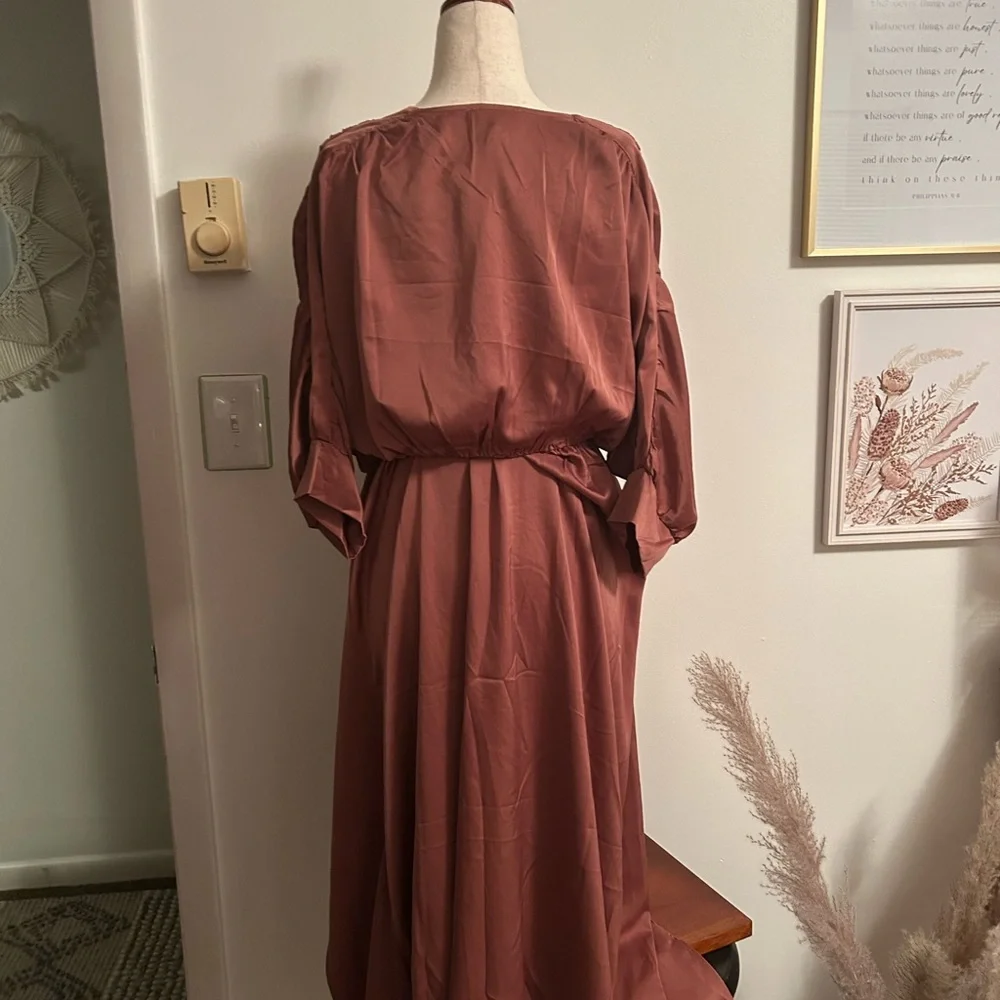 Women’s Midi Mable Dress - Picture 6 of 6